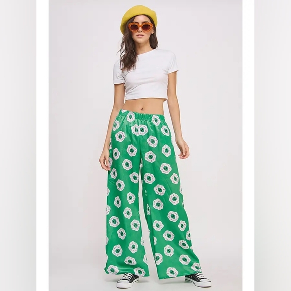 NWT SPACE TRAVELER ALIEN PRINT SATIN STRAIGHT LEG PANT, VARIOUS SIZES - Picture 2 of 9